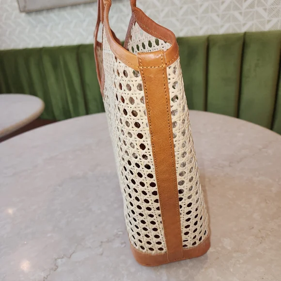 Street Stylish Women's Ratten Tan Woven Handmade Tote Bag - Picture 4 of 8